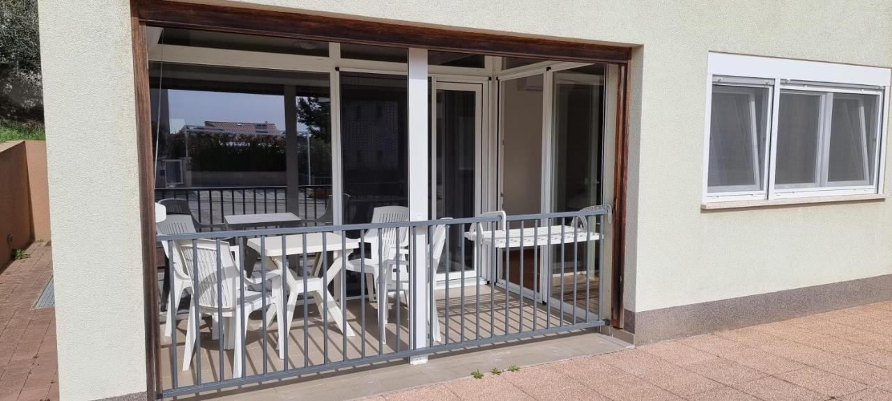Apartmani Sunce I More Premantura Exterior photo